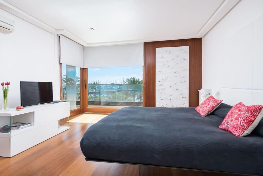 Beachfront & Centric In Puerto De Apartment